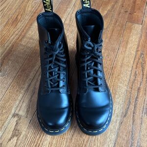 Dr. Martens 1460 Women’s Smooth Leather Lace Up Boots